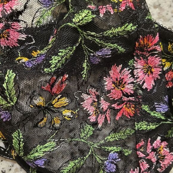 Victoria's Secret Black Very Sexy Unlined Demi Embroidered Floral Bra 36 DD - Picture 5 of 5
